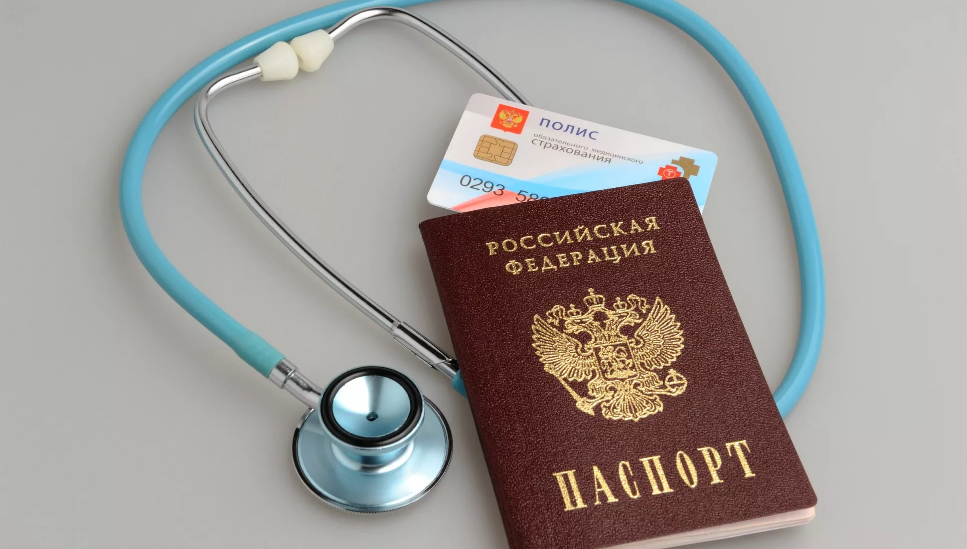 В Госдуме предложили оплачивать труд медработников школ через ОМС