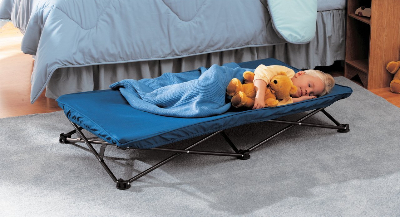 В Уфе частный детский сад скрывал от родителей, что дети спят на раскладушках