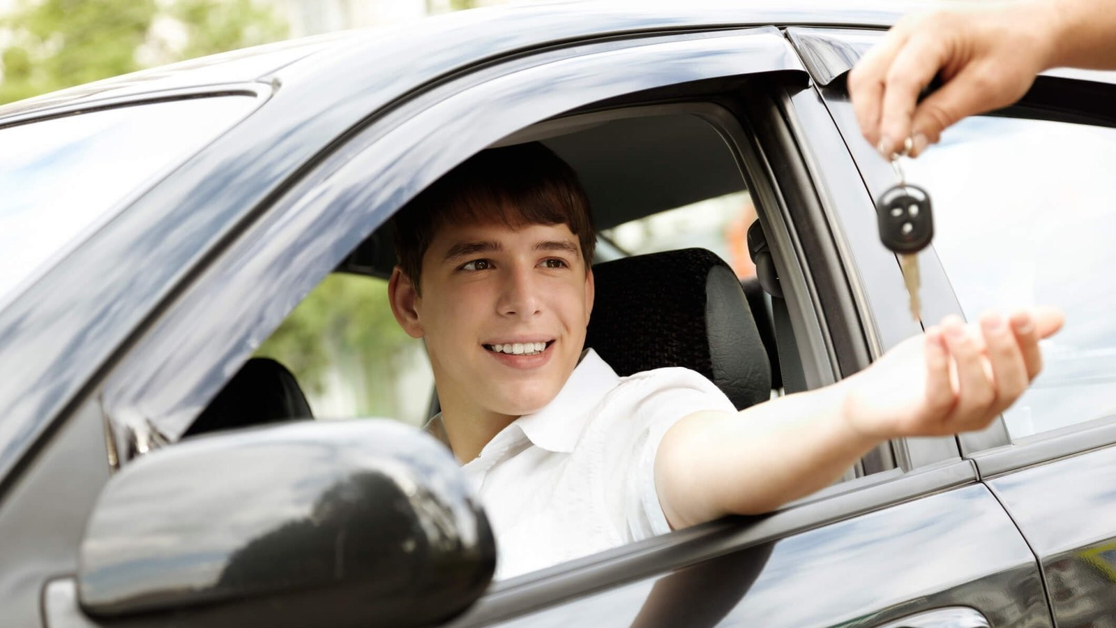 В Госдуме предложили разрешить управление автомобилем с 16 лет