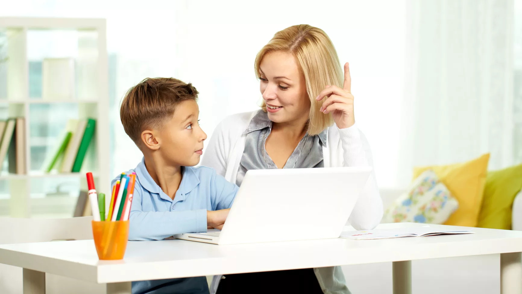 «Закончишь год без троек – куплю самокат!» Почему подарки не мотивируют учиться, а гуманитариев не бывает