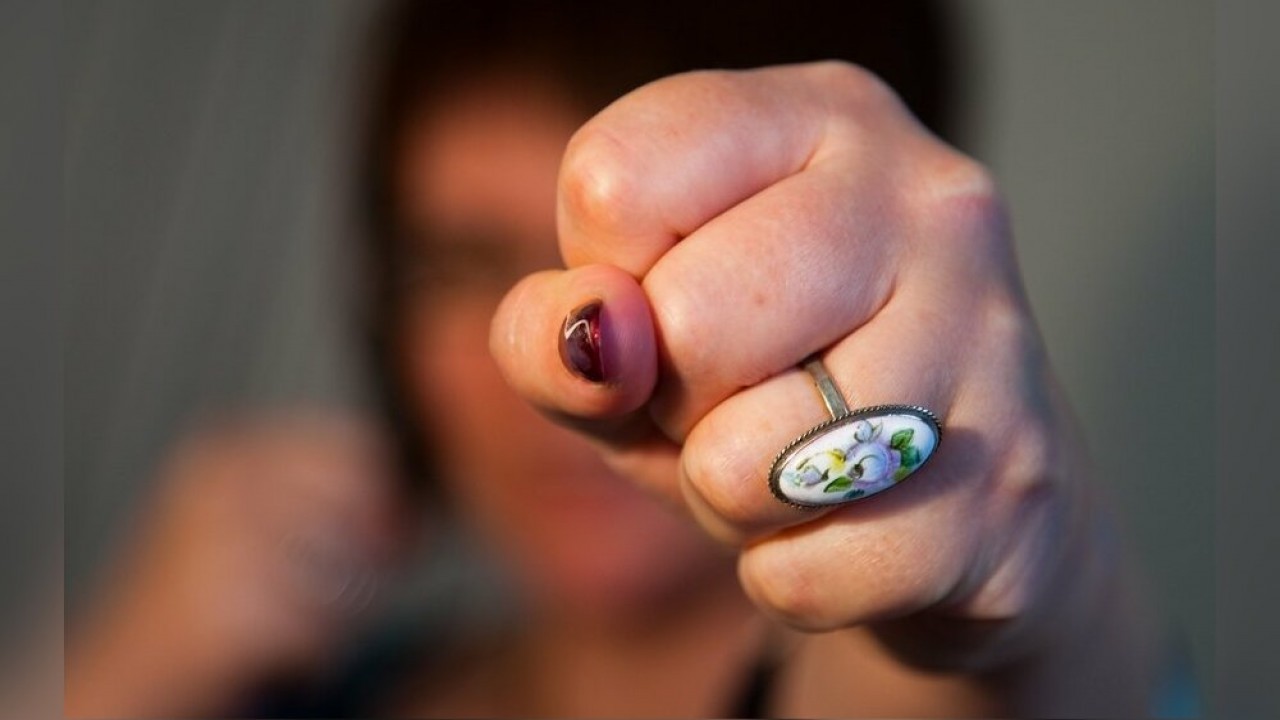 В Марий Эл женщина избила чиновника за отказ дать место в детсаду