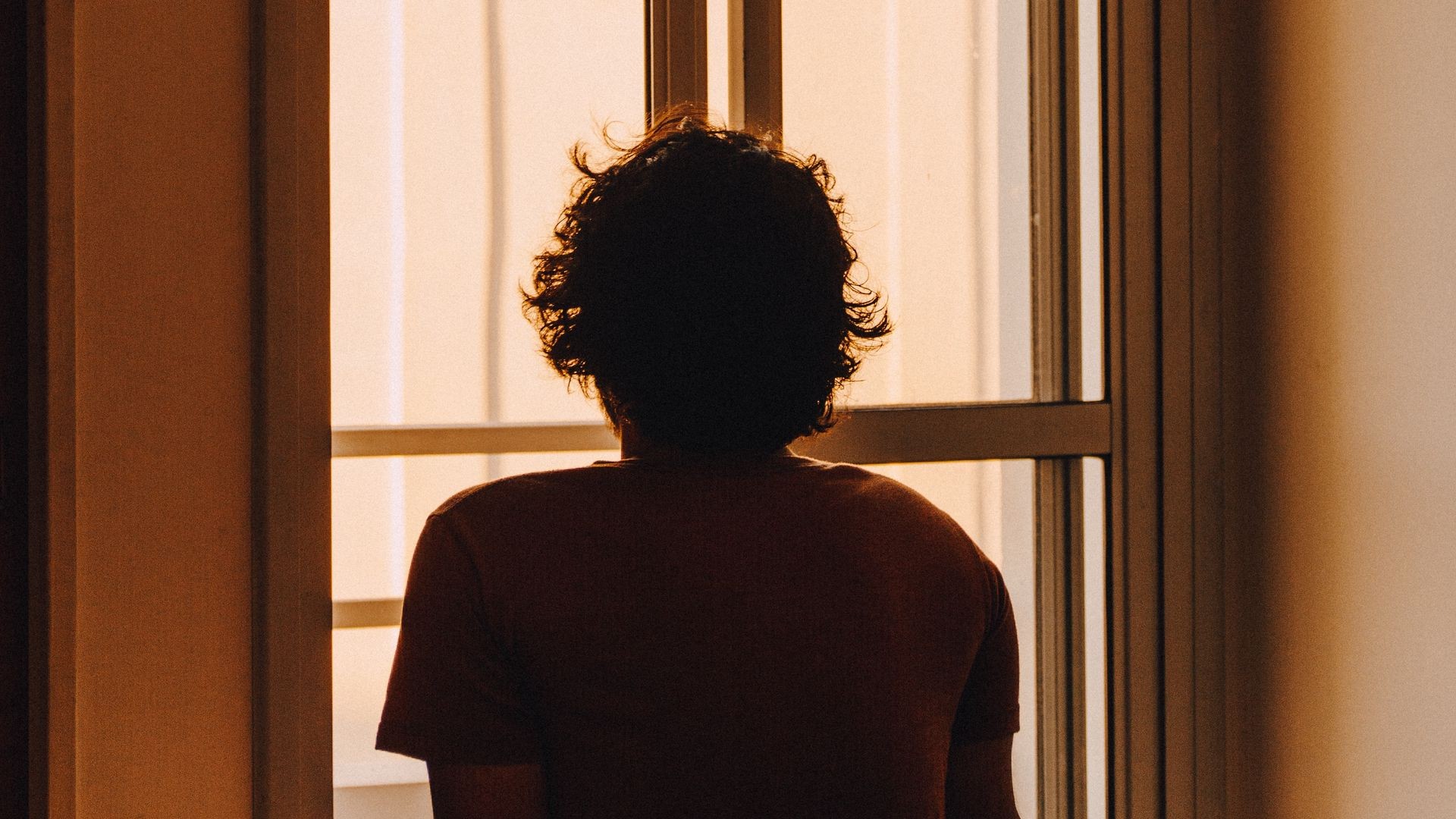 В Барнауле ребёнок прыгнул со второго этажа школы