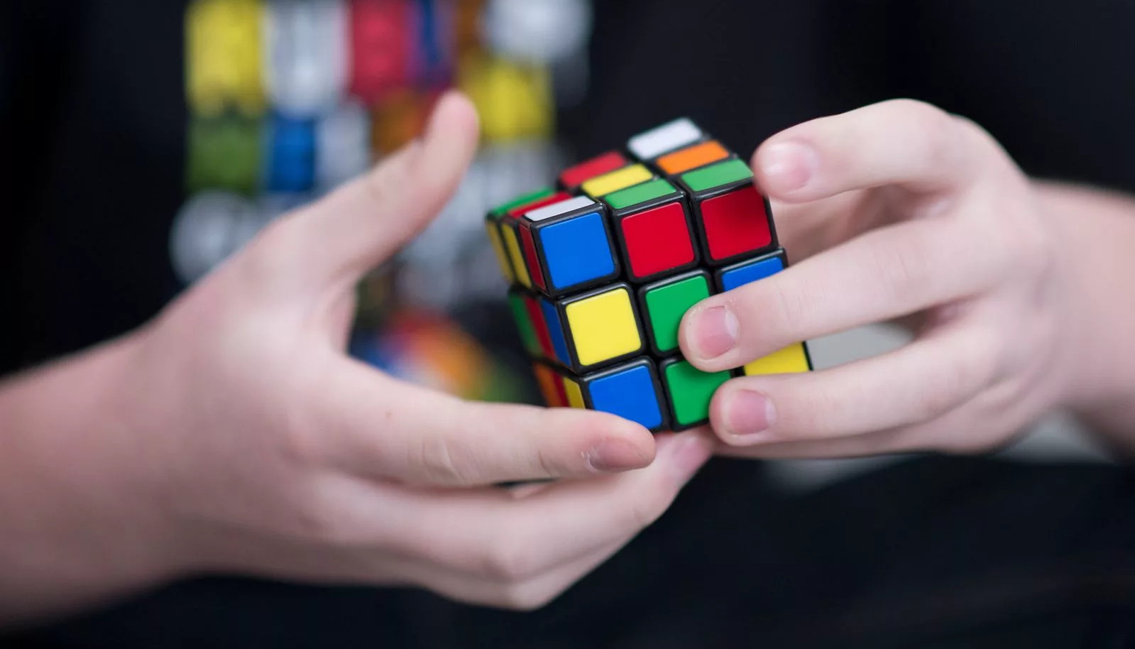 Как собрать кубик Рубика за несколько секунд