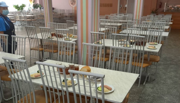 «Эта одинаковая бесплатная еда всех достала!» 