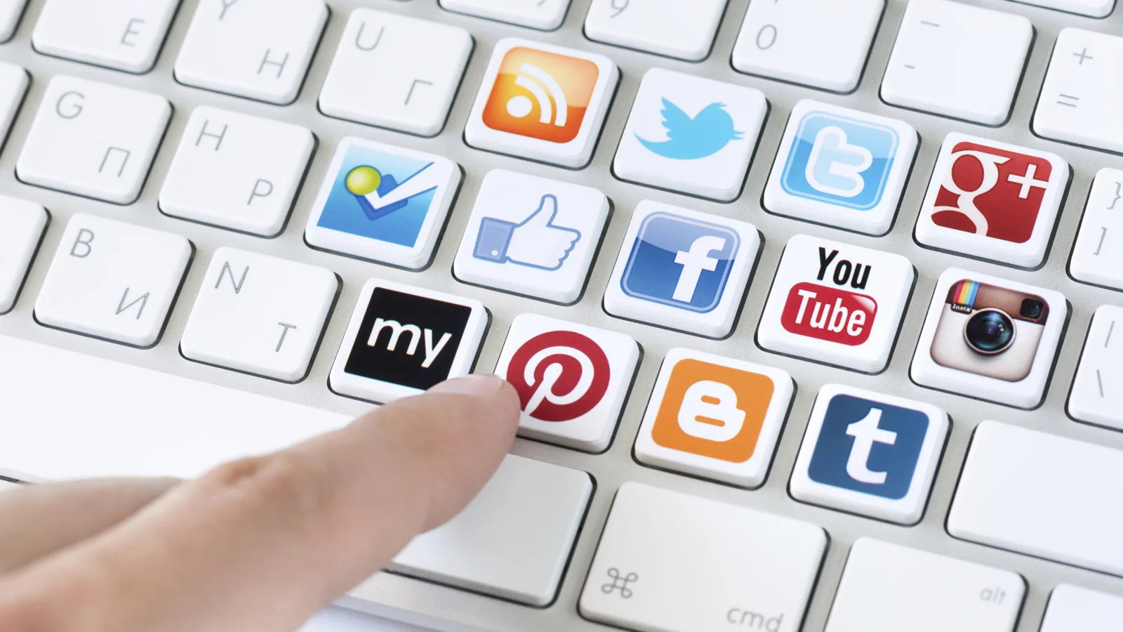 В Госдуме предложили ужесточить правила регистрации детей в соцсетях