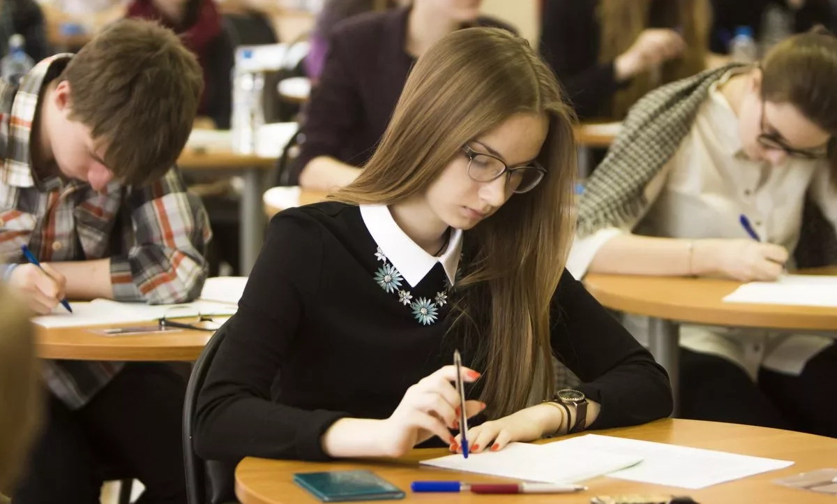 Какие привилегии получат победители всероссийского чемпионата сочинений для школьников