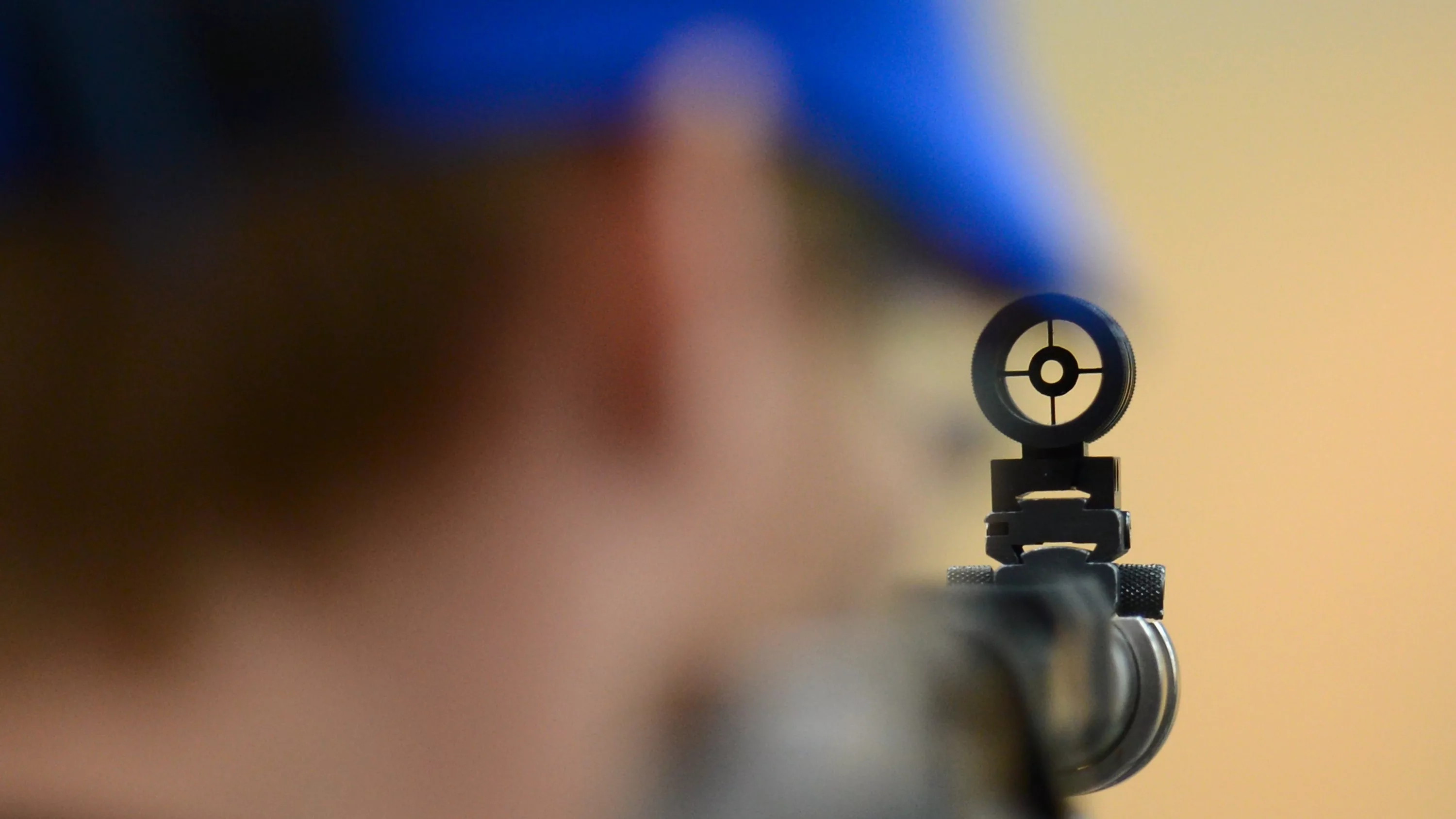 Мужчина открыл стрельбу по детям из окна в Москве, потому что они шумели