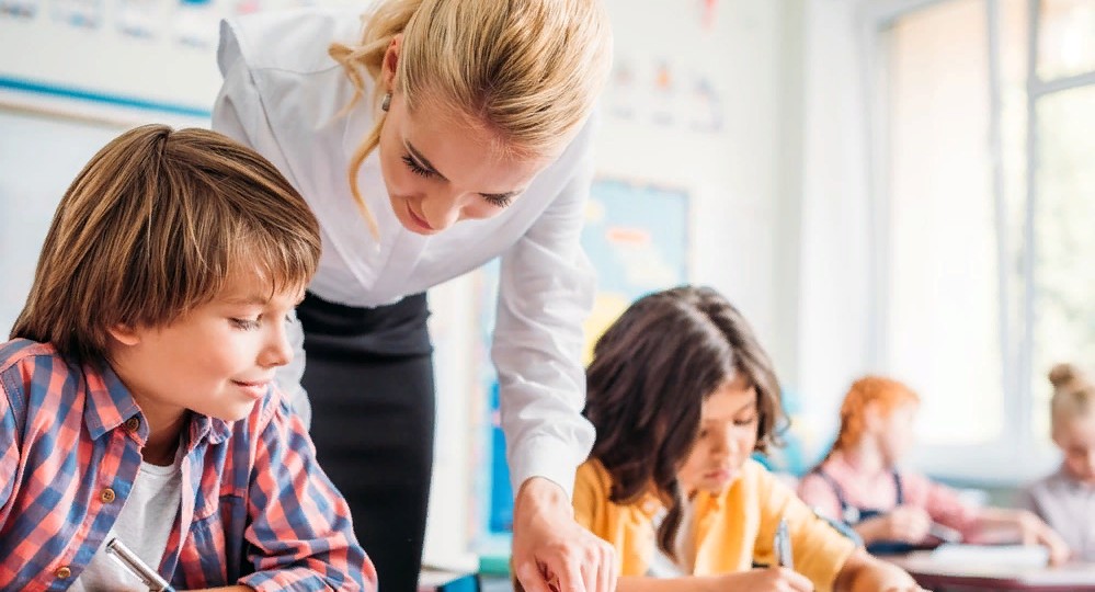 Опытных учителей на уроках временно заменят студенты педагогических вузов