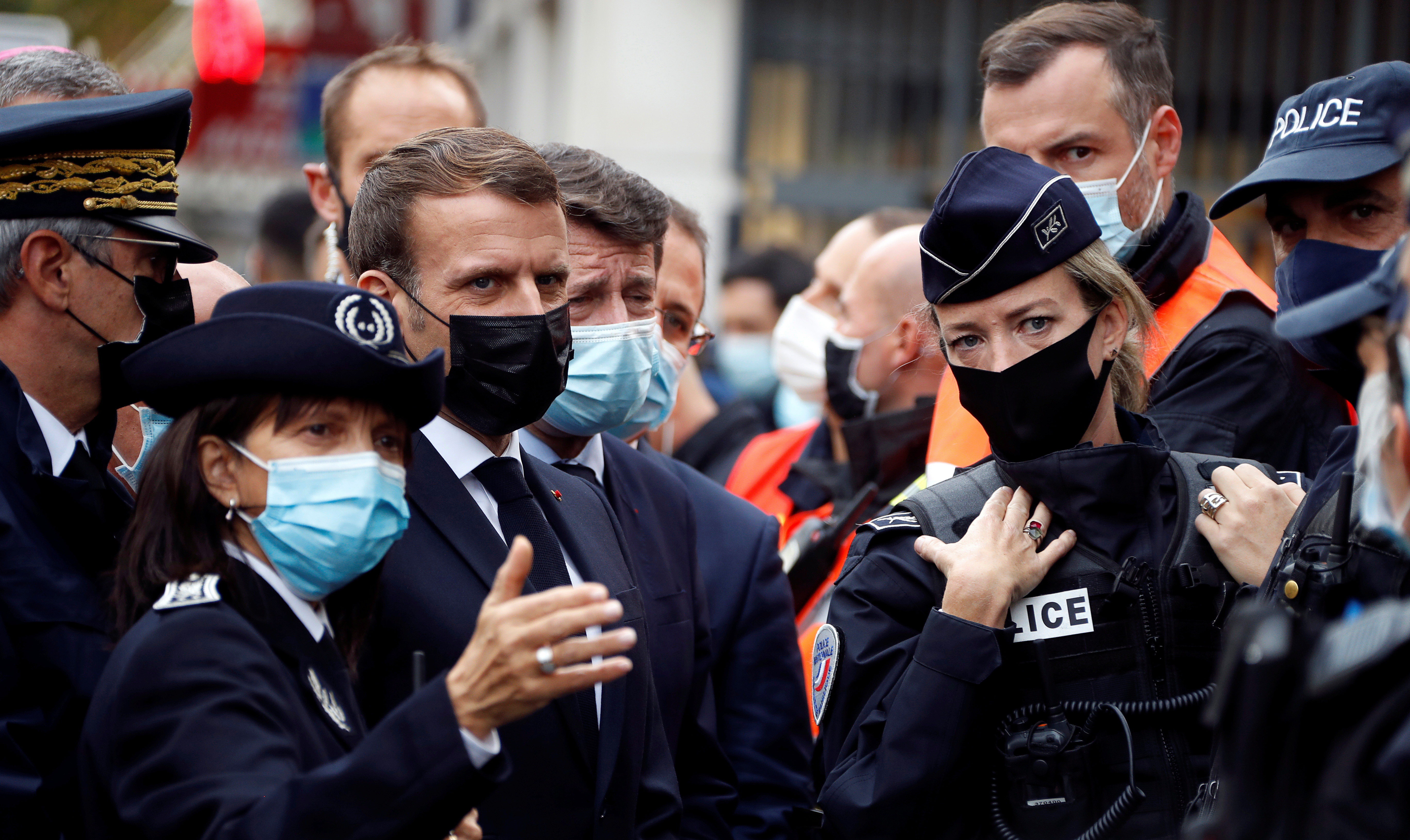 Теракт в Ницце: Во Франции усилят контроль безопасности в школах