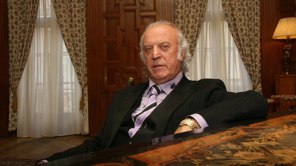 Поэт Илья Резник судится с сетью детских садов