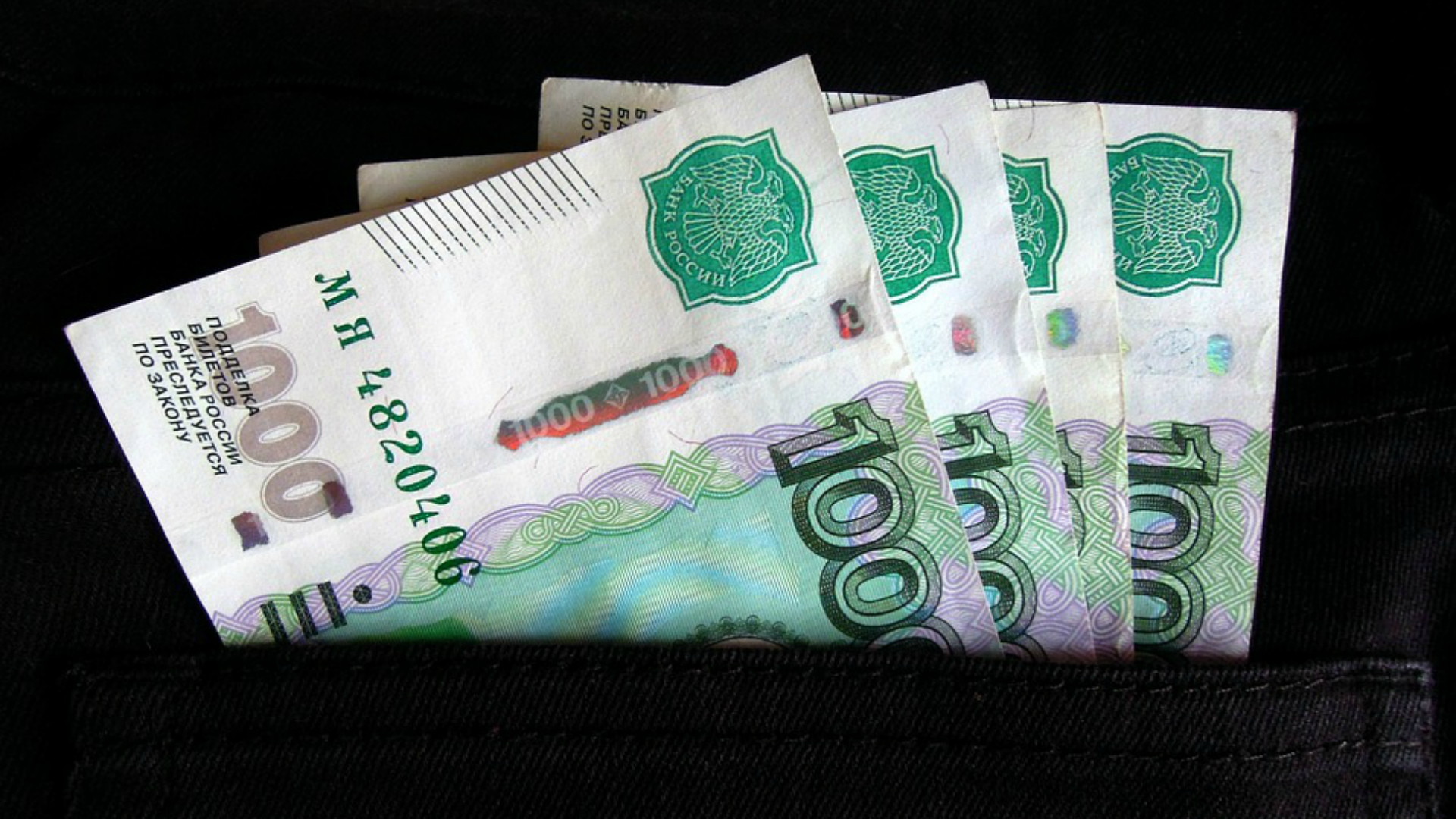 Матерям-одиночкам предлагают выплатить 3000 рублей к Новому году