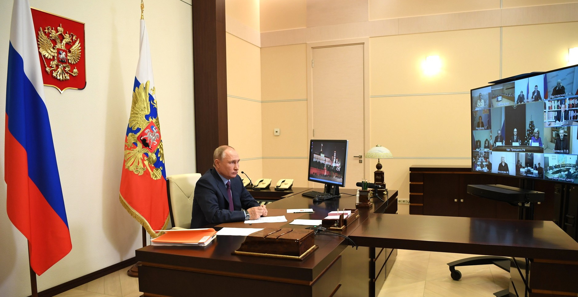 Владимир Путин обсудил с членами СПЧ вопросы дистанта