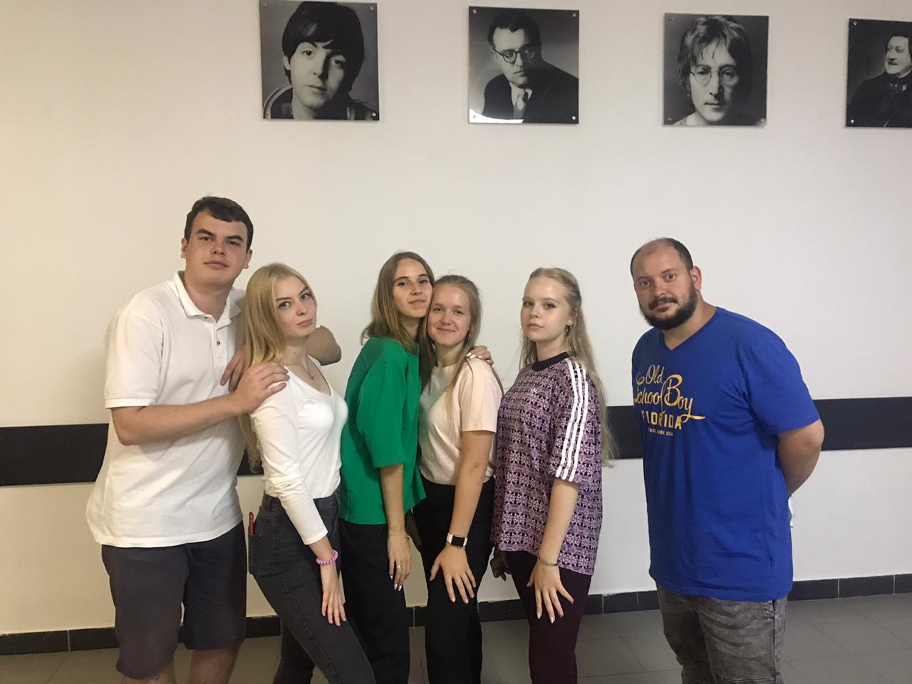 В конкурсе вожатых победили три московских педагога и 11-классница