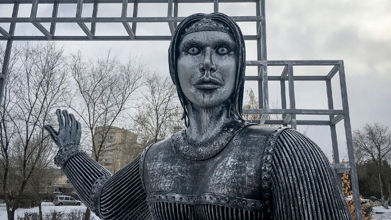 Андрей Разин решил купить памятник нововоронежской Аленке в память о 2020 годе