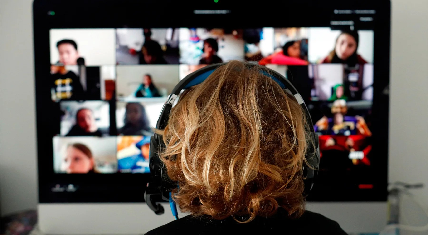 Zoom отключает российские государственные компании от своей видеосвязи