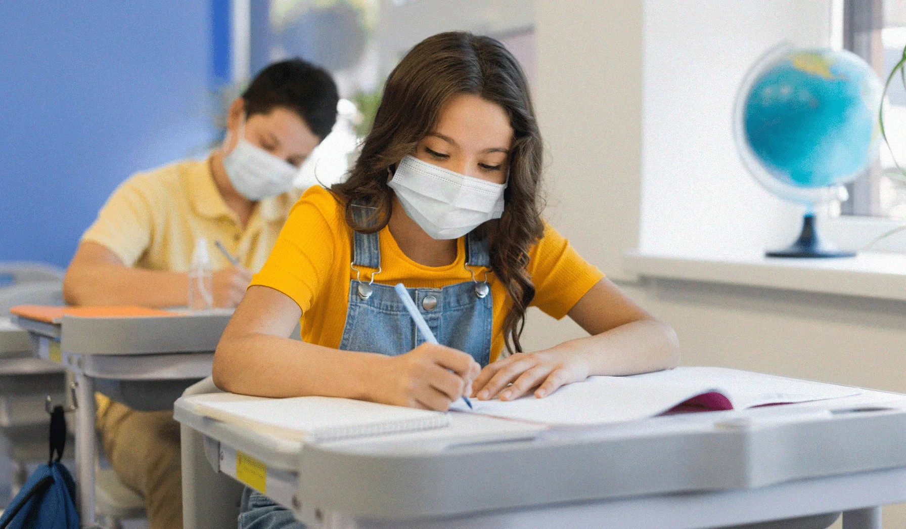 Анна Попова оценила меры по профилактике распространения COVID-19 в школах