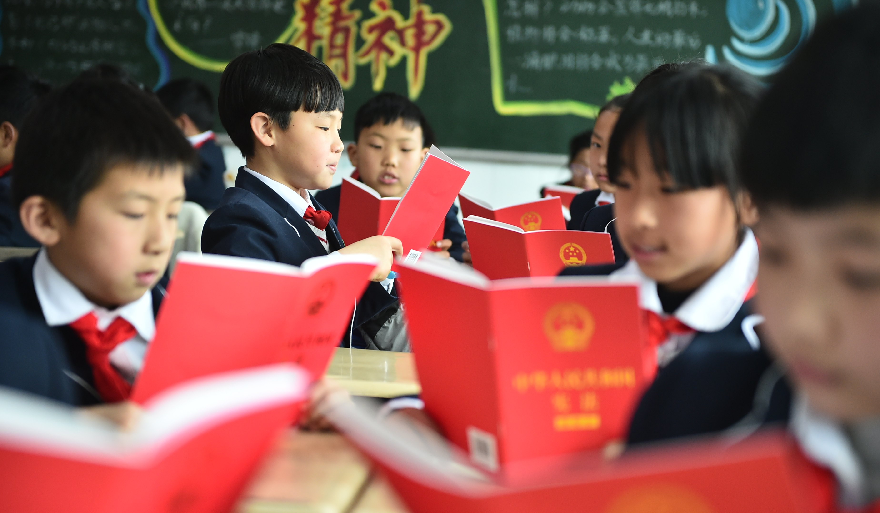 В Китае из школьных библиотек уберут все книги, «пропагандирующие ценности Запада»