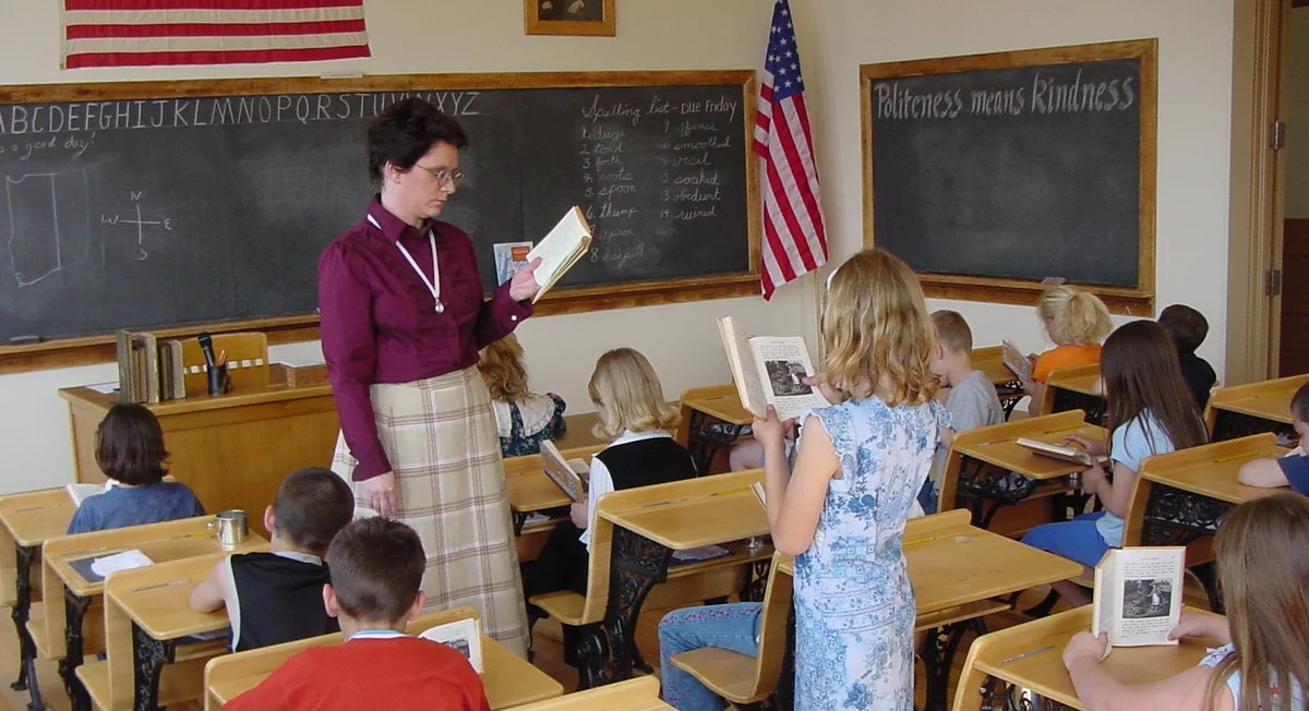 Школа в США не допустит к работе вакцинированных от COVID-19 учителей