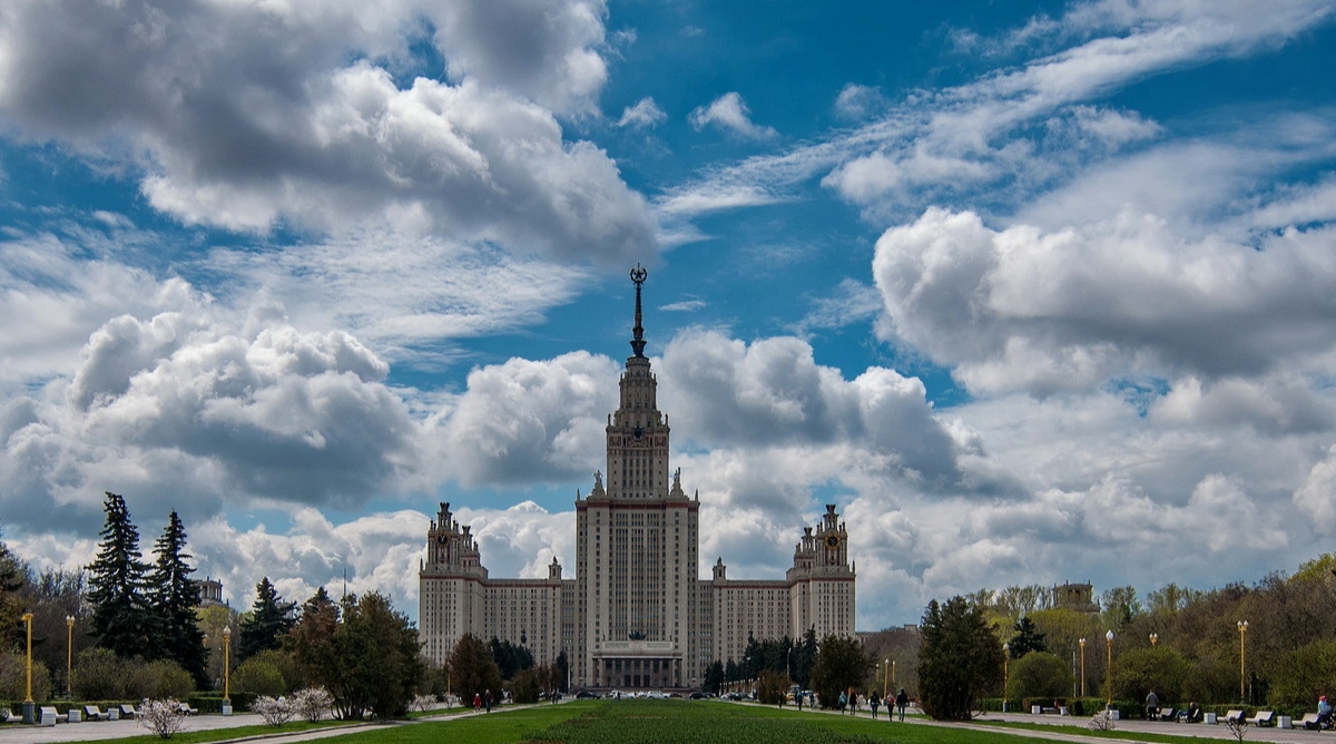 В МГУ не будут пускать на рабочие места непривитых и не переболевших сотрудников