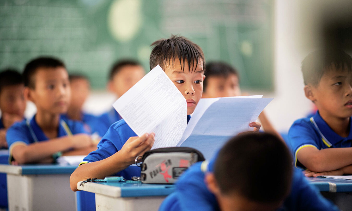 В Китае собираются сократить нагрузку на учащихся