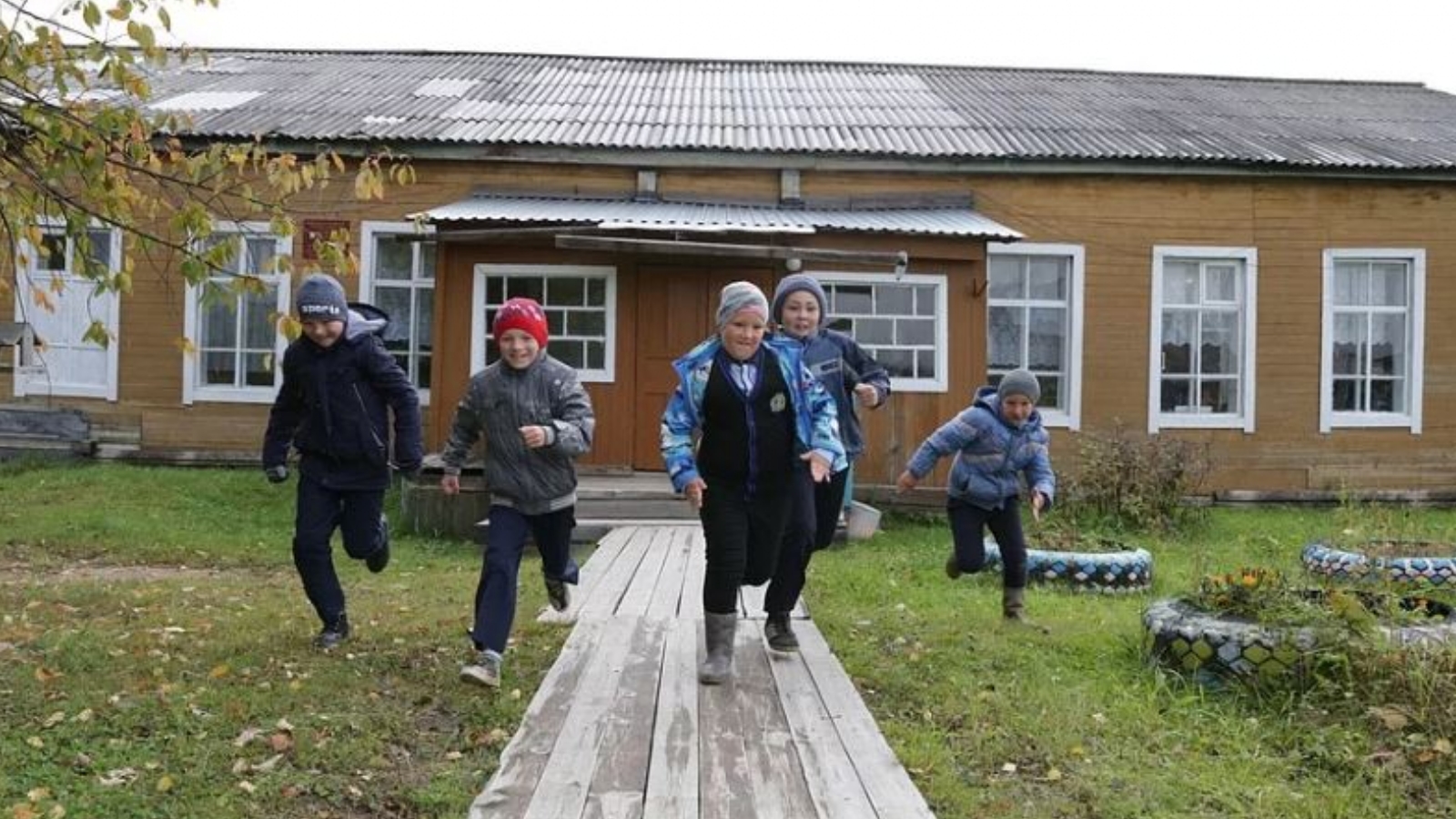 Сергей Кравцов: Сельские школы оснастят необходимым оборудованием до 2024 года