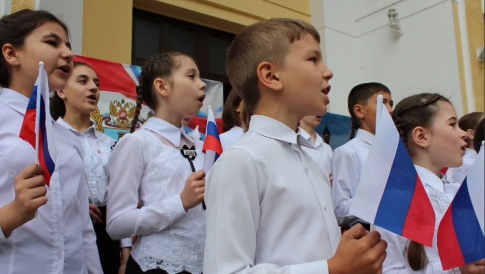 Пермский депутат Госдумы предложил обязать школьников учить гимн России