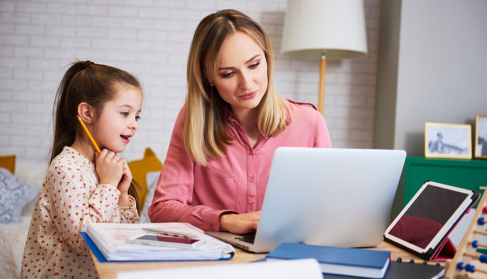 Родители все чаще забирают своих детей из государственных школ и переводят на семейное образование