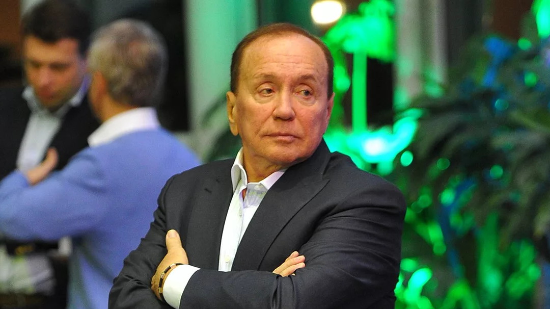 Популярный ведущий Александр Масляков получил награду за вклад в развитие СМИ