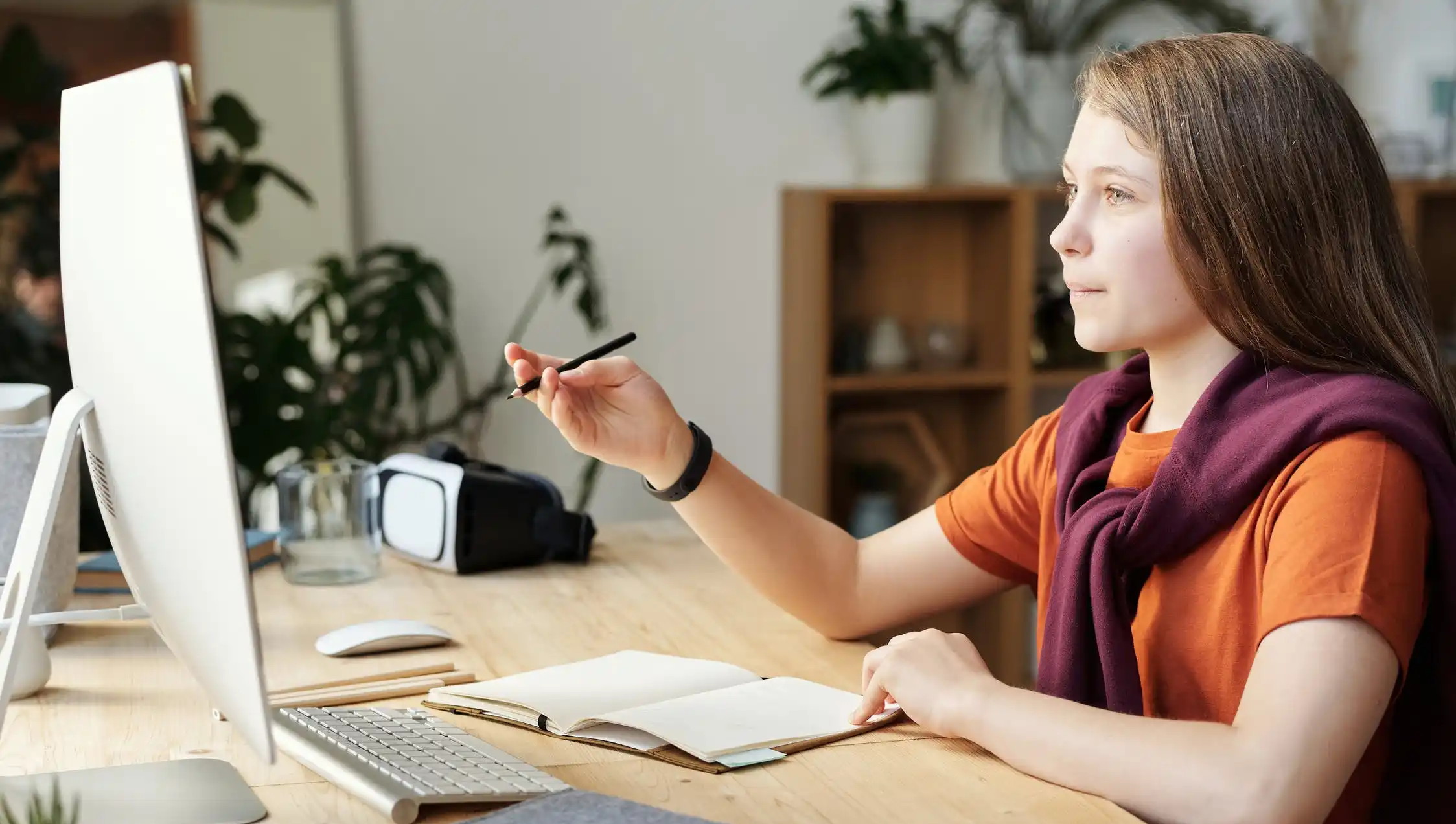 Сотни школ и колледжей Болгарии перейдут на дистанционный режим обучения