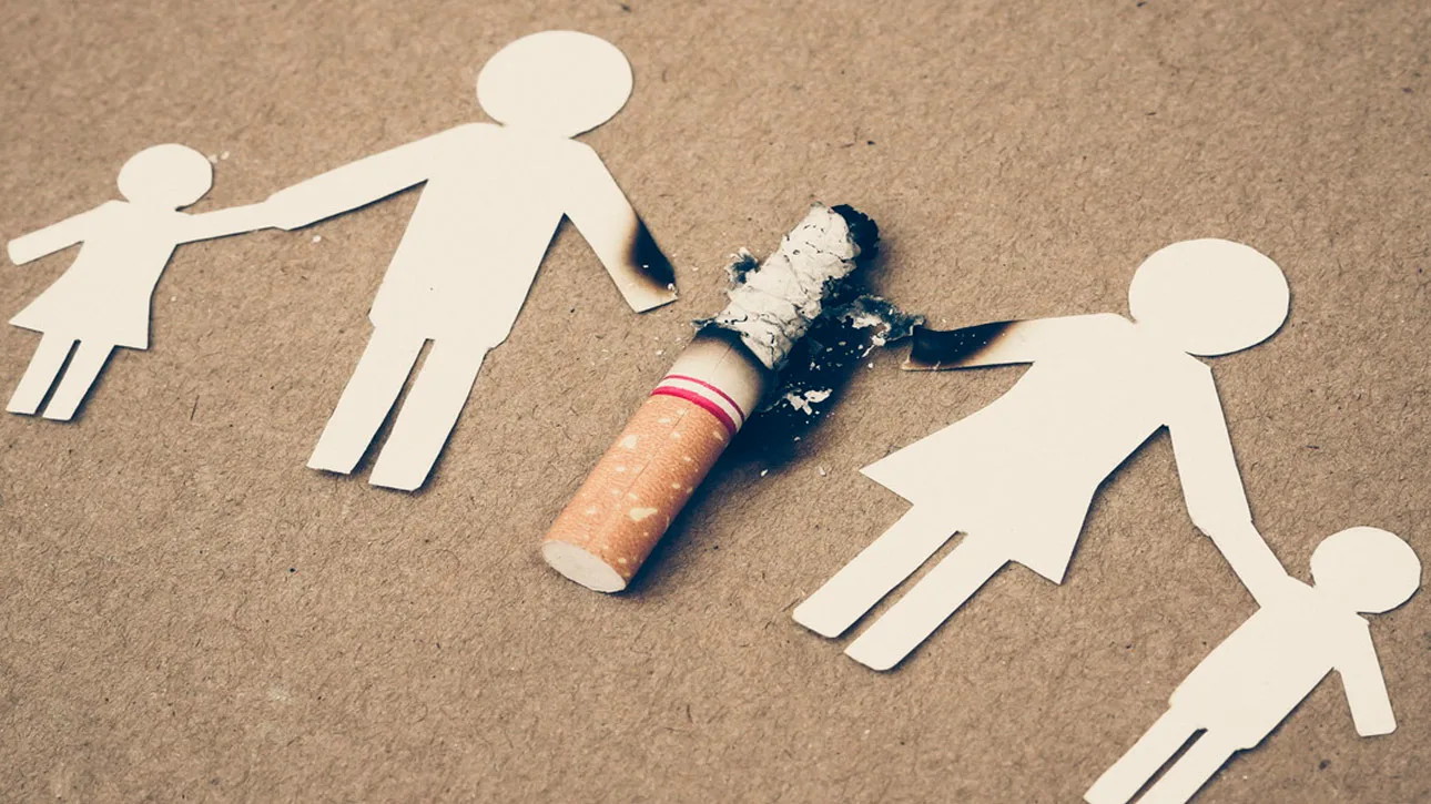 В Госдуме предложили ввести штраф за курение рядом с беременными и детьми