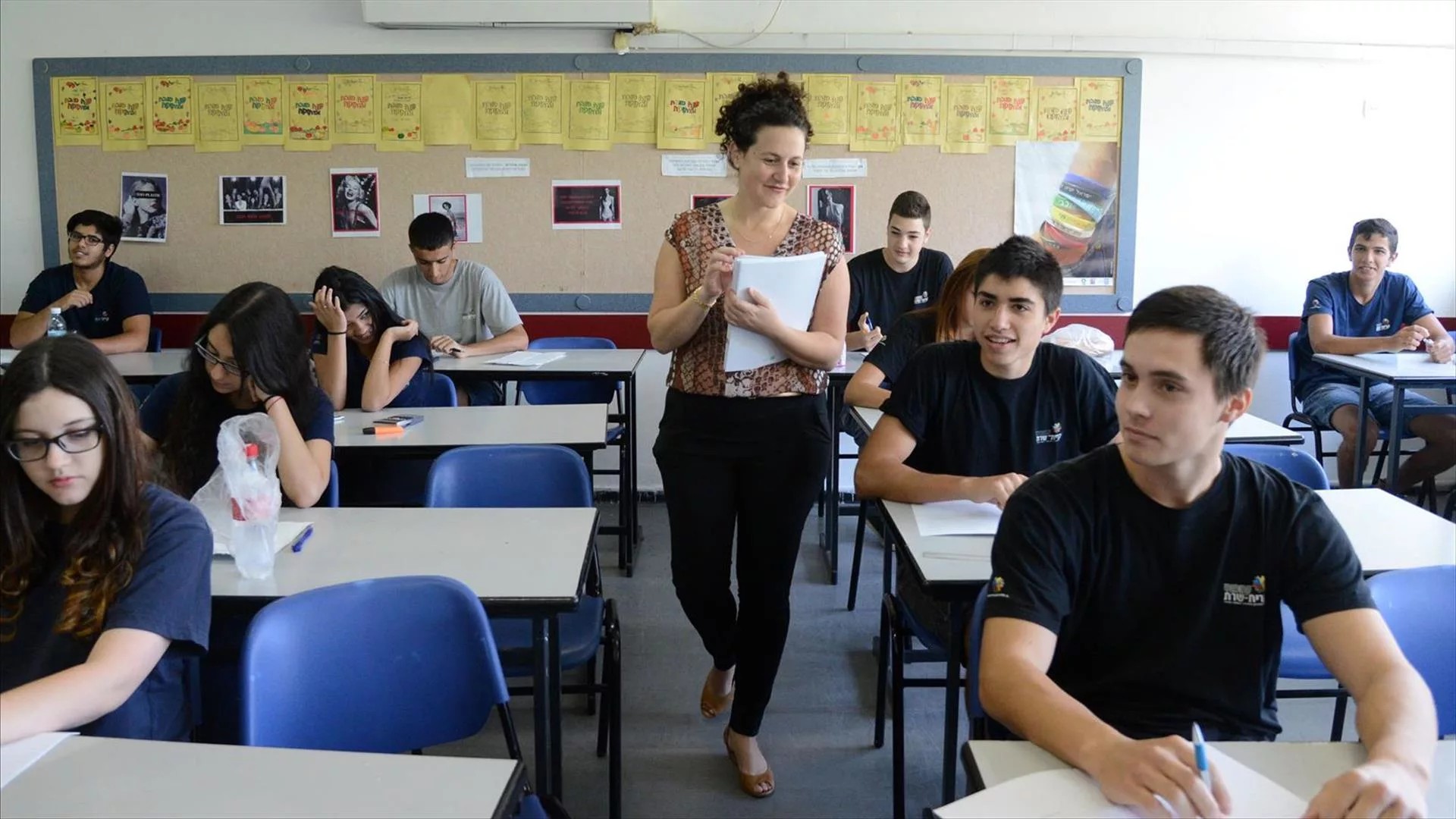 В школах и детских садах Израиля перестали действовать системы «светофор» и «зеленый класс»