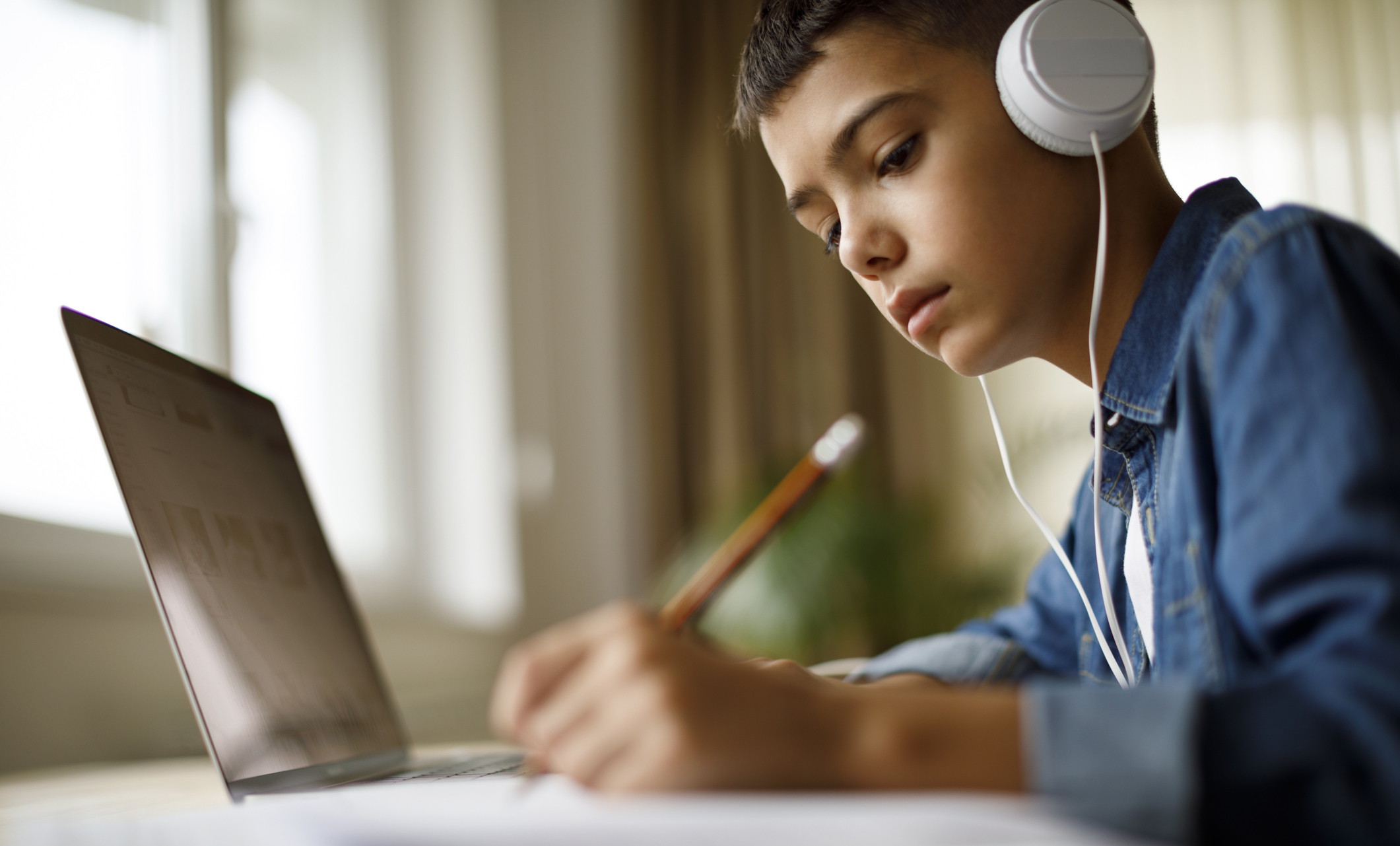 Ранние подъемы на уроки в школу вредят подросткам