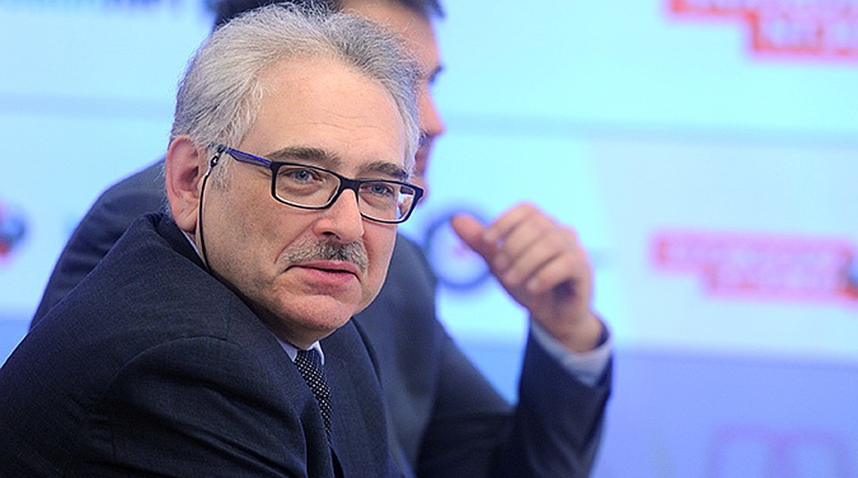 Михаил Шнейдер: «Не вместо ЕГЭ, а плюс к нему»