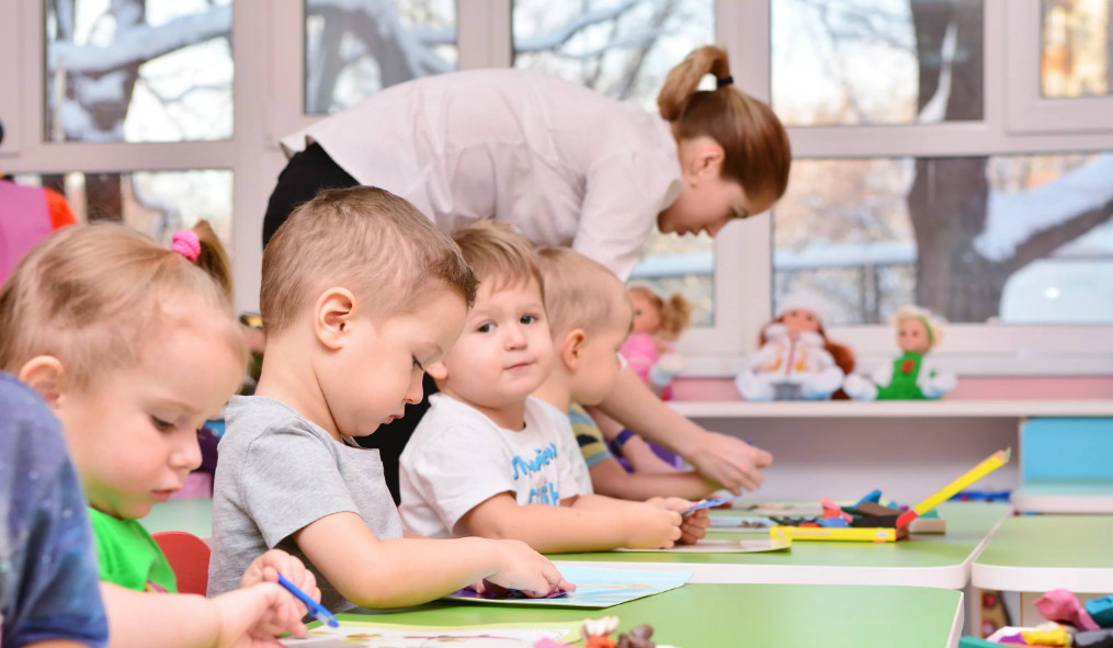 Единороссы предложили открывать группы кратковременного пребывания для детей студентов