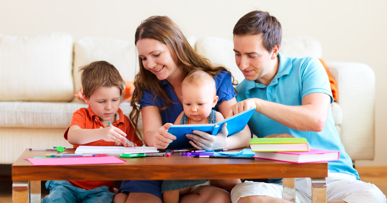 Опрос: что думают россияне о воспитании детей