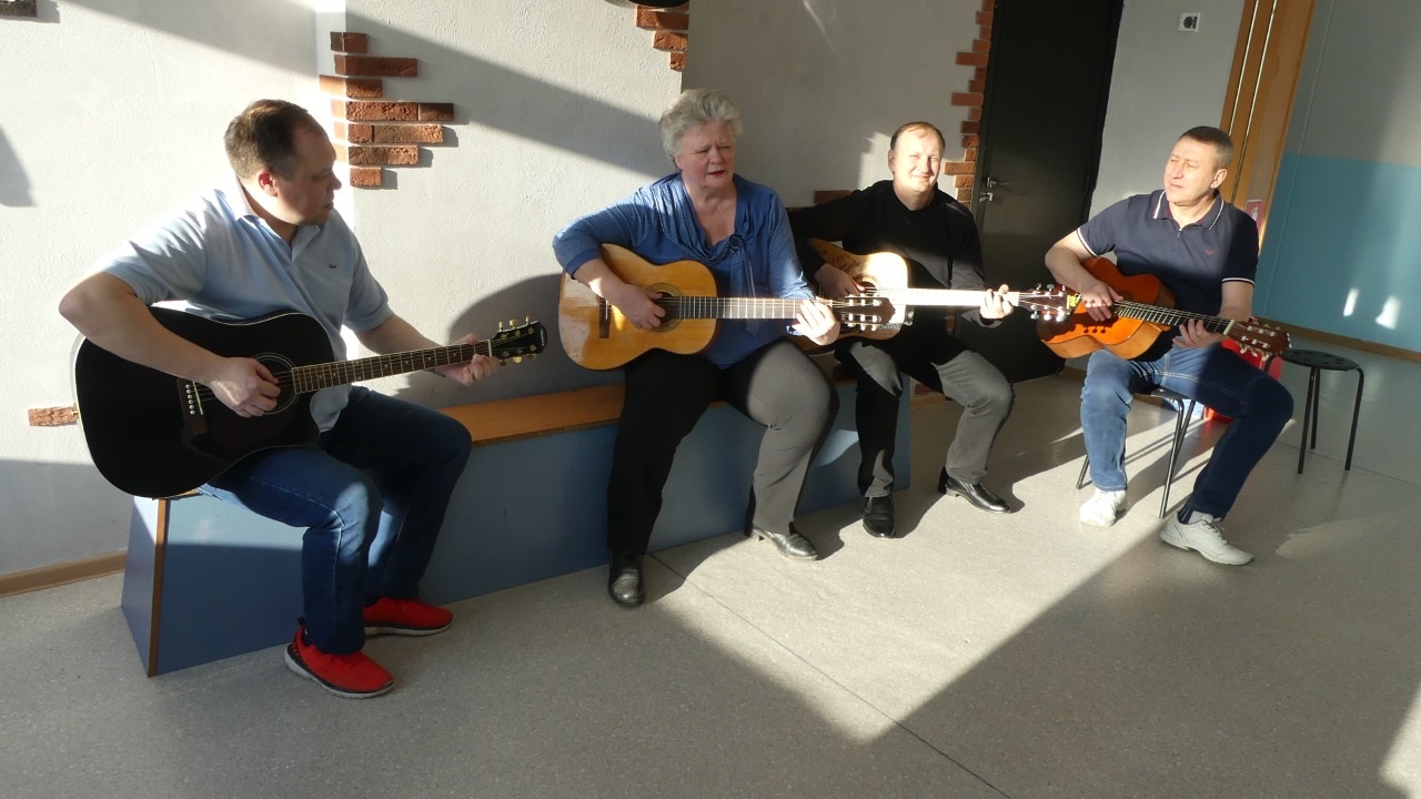 Классика, rock and roll, тамбурин и расгеадо: что звучит на переменах в бутовской школе