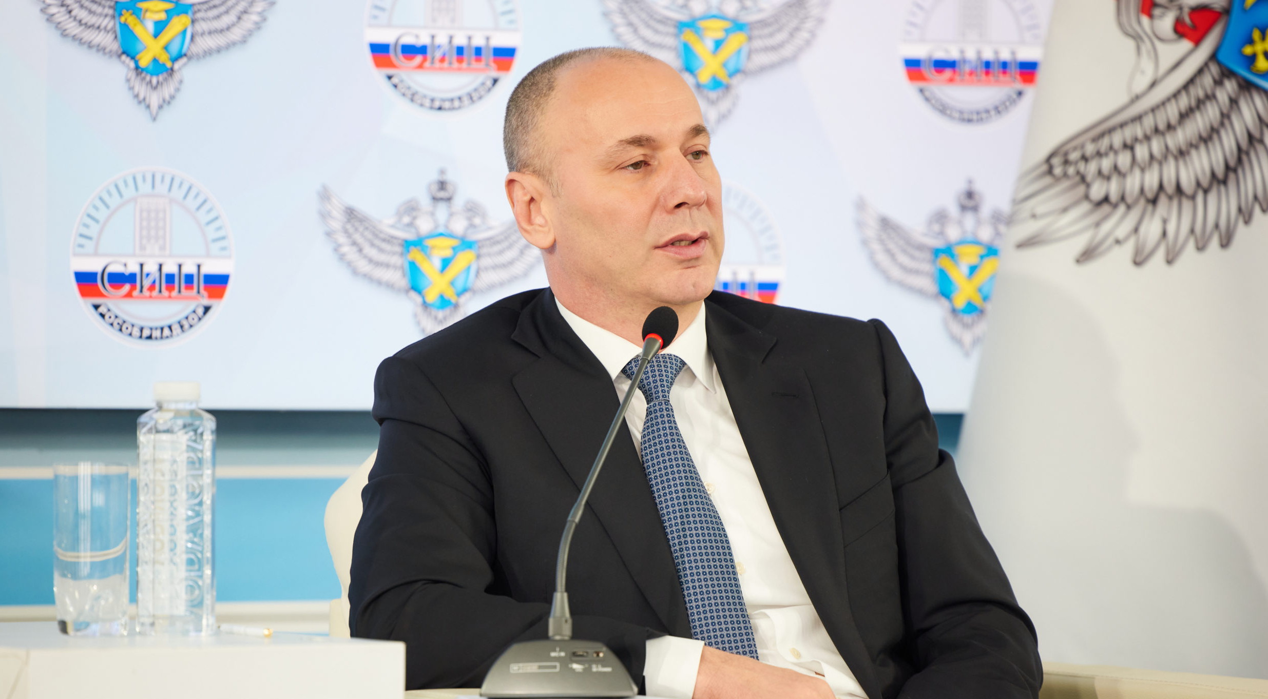 Выпускница предложила снять фильм о ЕГЭ. Руководителю Рособрнадзора идея понравилась