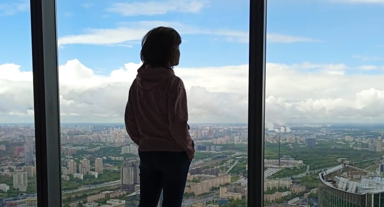 Это просто детство уходит. Детство, перемазанное мороженым