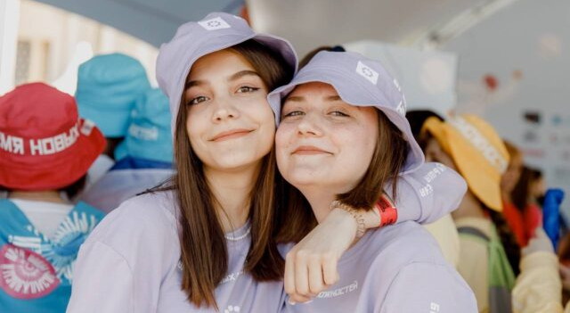 Фестиваль двойняшек, поход на Пидан и «Битва хоров»