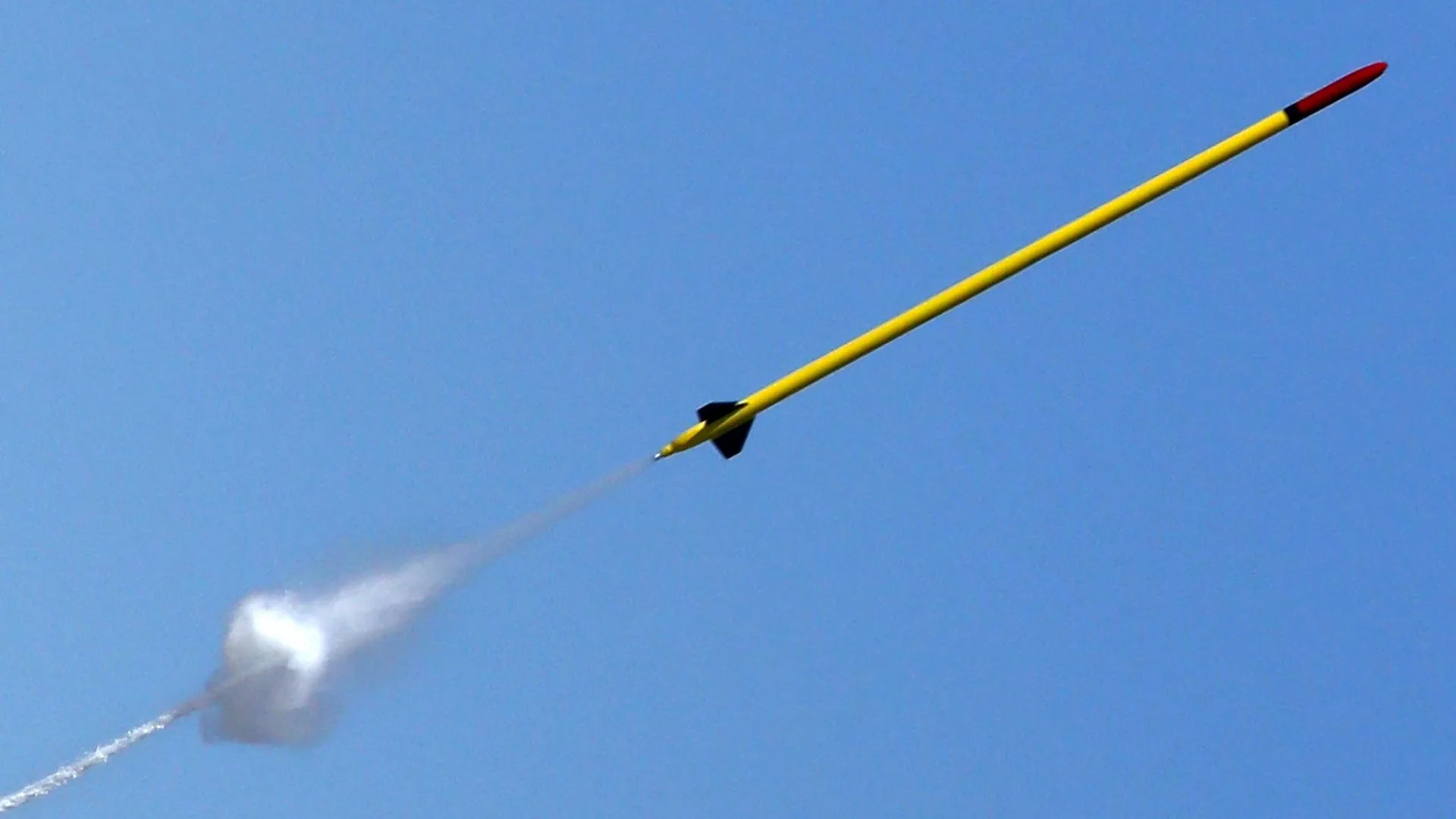 Ученики московской школы готовятся поставить мировой рекорд по запуску водяной ракеты