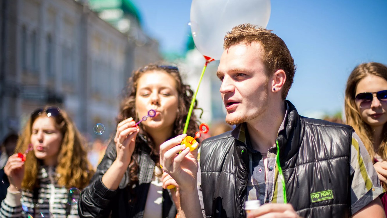 18% называют молодежи концом молодости назвали момент, когда начинаешь ухаживать за родителями