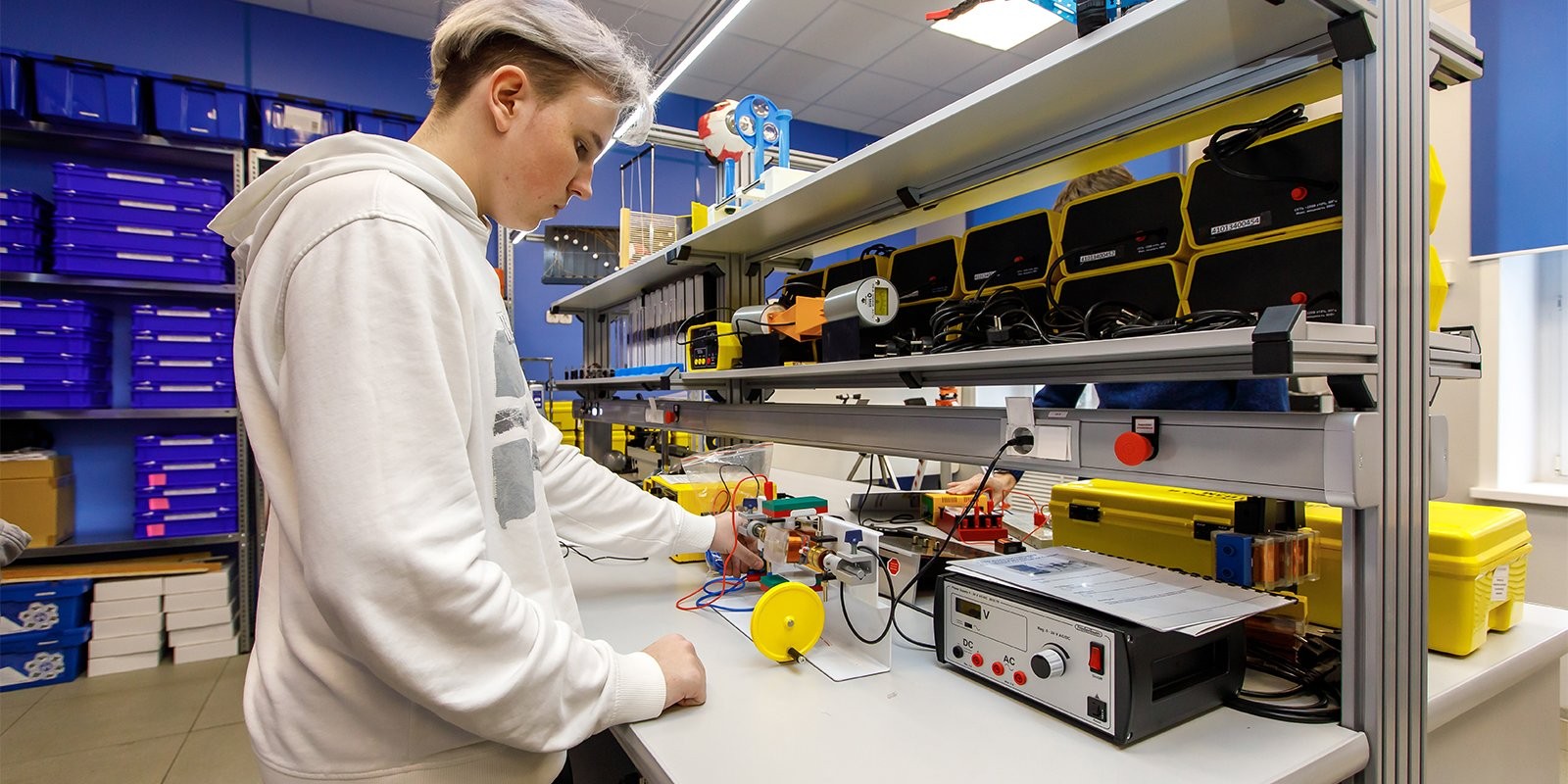 Владимир Путин: Инженерное дело нужно изучать со школы