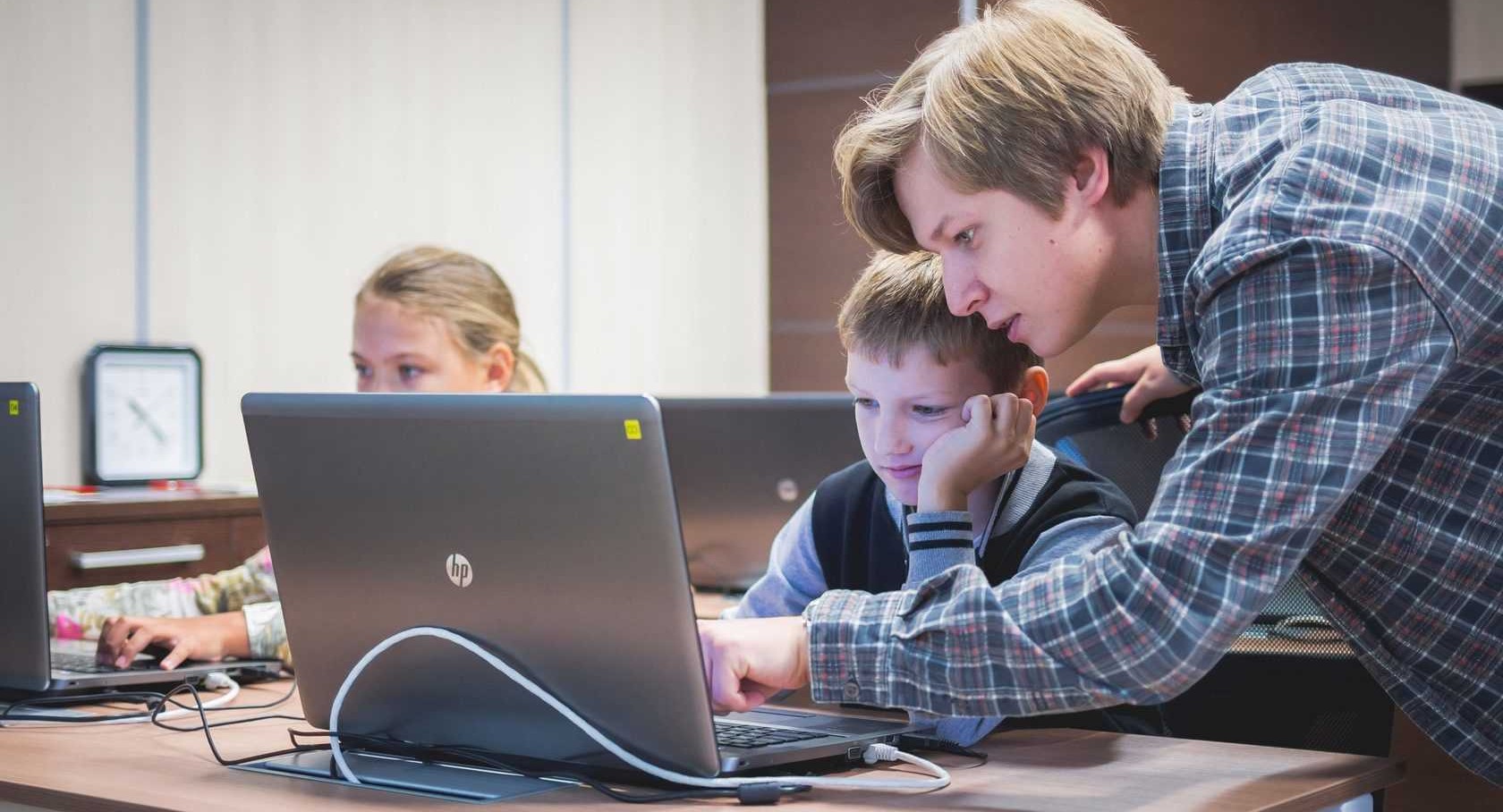 Изменения в системе начального образования в IT-сфере помогут преодолеть цифровой голод