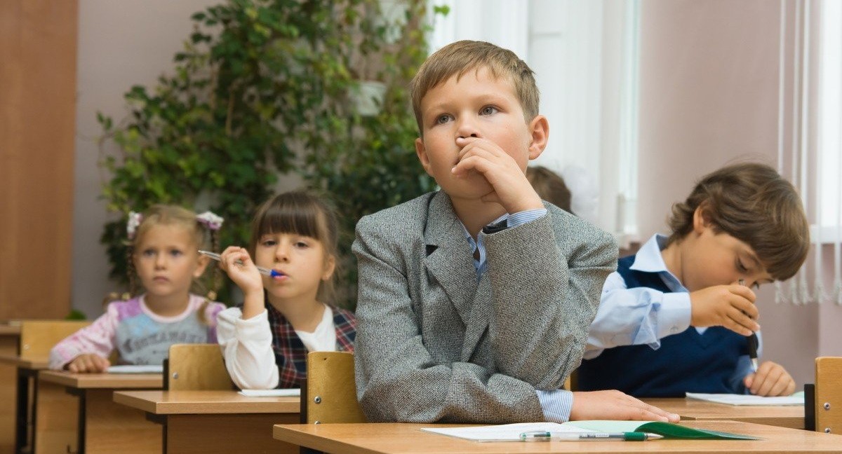 С сентября в российских школах введут классные часы, посвященные ценностям общества