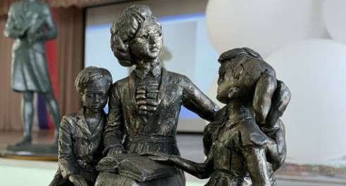 В Ангарске появится памятник учителю