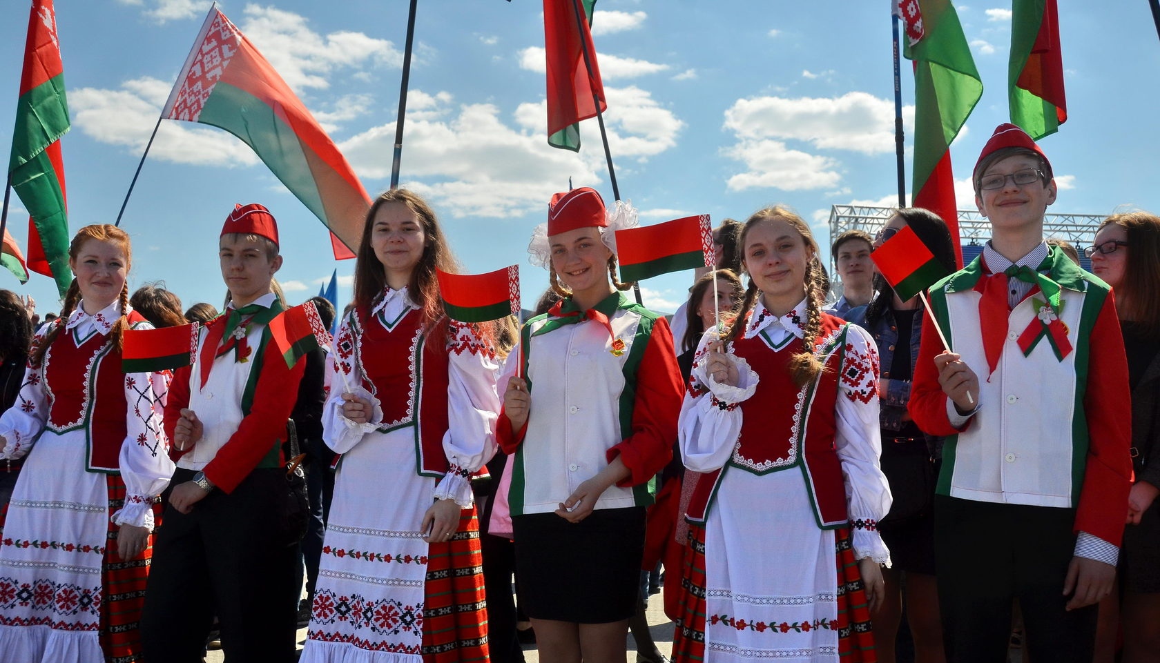 В Белоруссии сделали обязательным исполнение гимна в школах 1 сентября