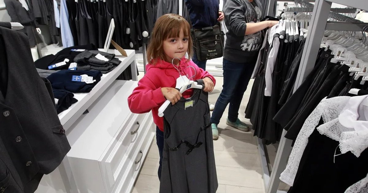 Свитшоты и бомберы: в России начали разрабатывать ГОСТ на школьную форму