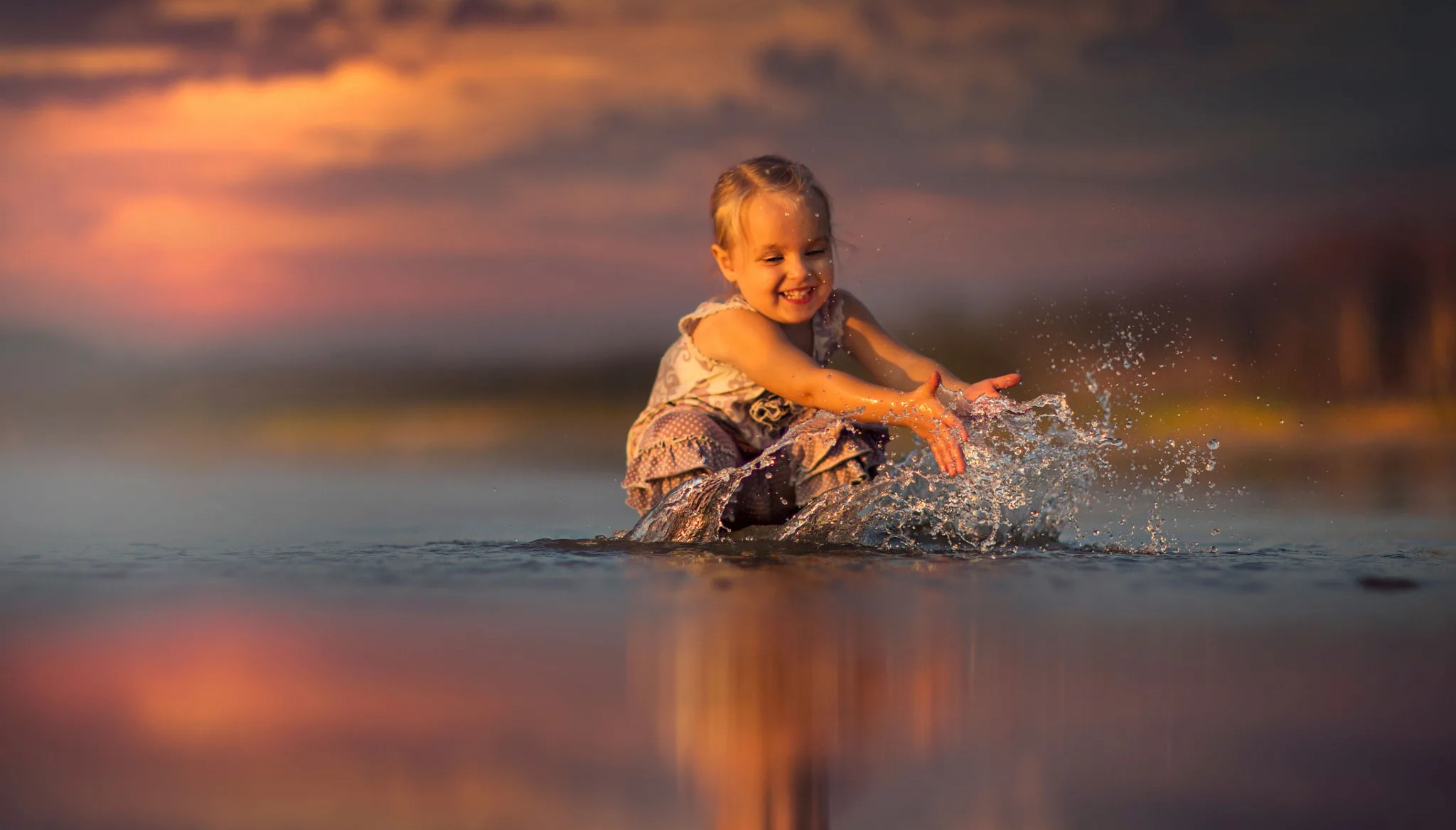 Люди, которые в детстве проводили много времени рядом с водой, счастливее