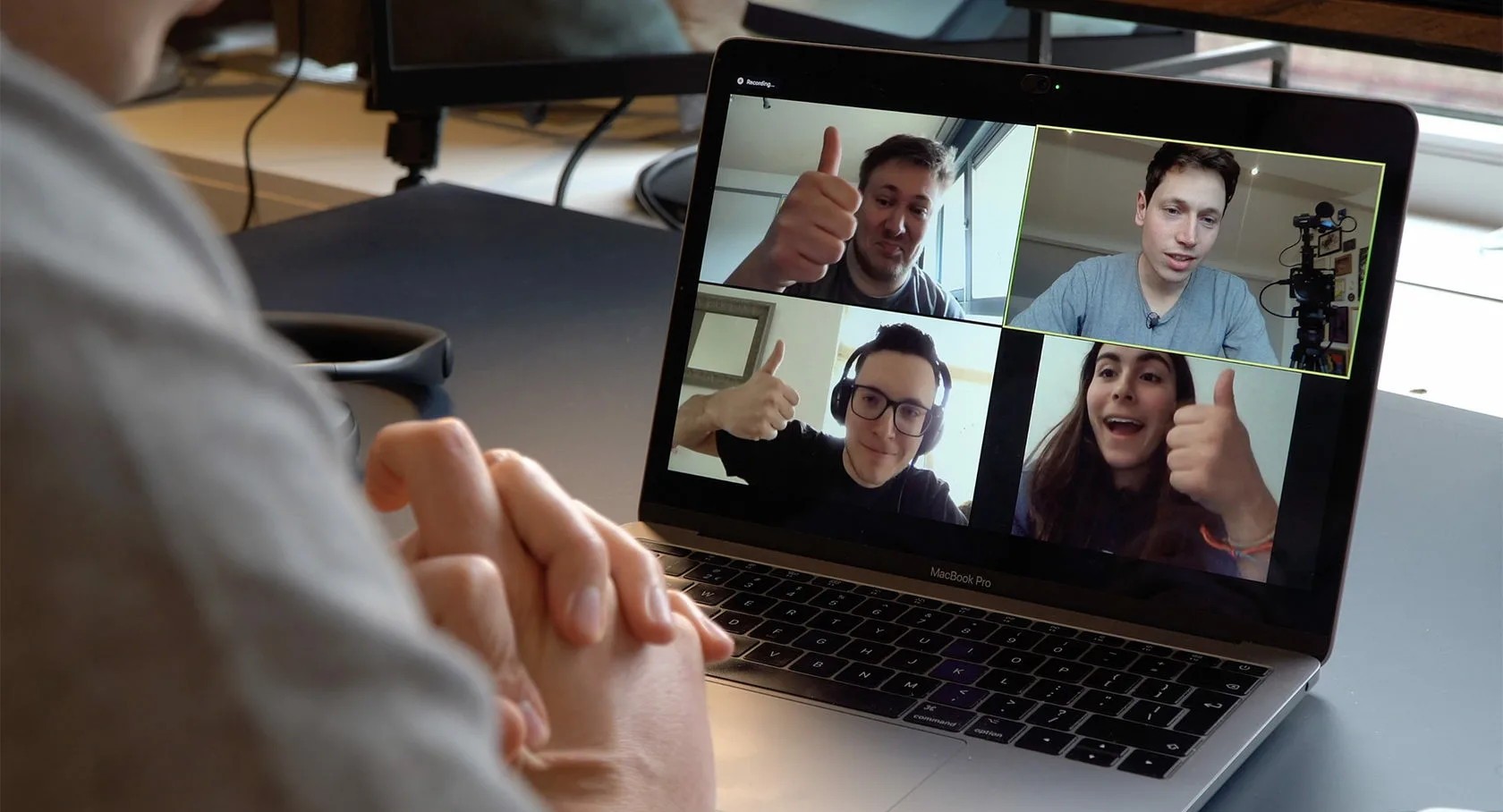 Эффект Тома Круза: как очаровать собеседников и стать звездой видеочатов