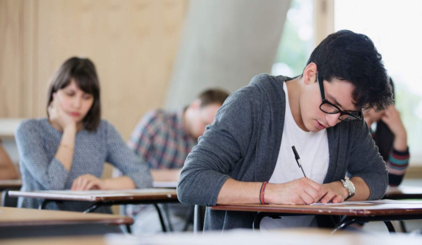 Рособрнадзор: Новая форма выпускного экзамена появится, когда ЕГЭ себя изживет